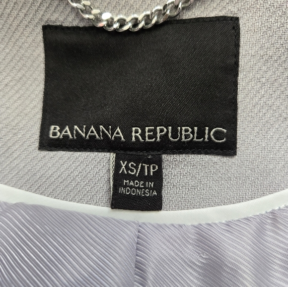 Banana Republic Light Gray Collarless Coat. Size XS - Picture 9 of 12